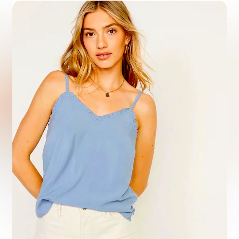 NWT old navy ruffled edge v neck camisole